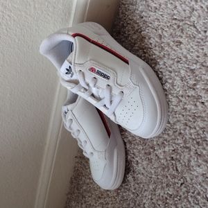 ADIDAS | NWT 9T sneakers